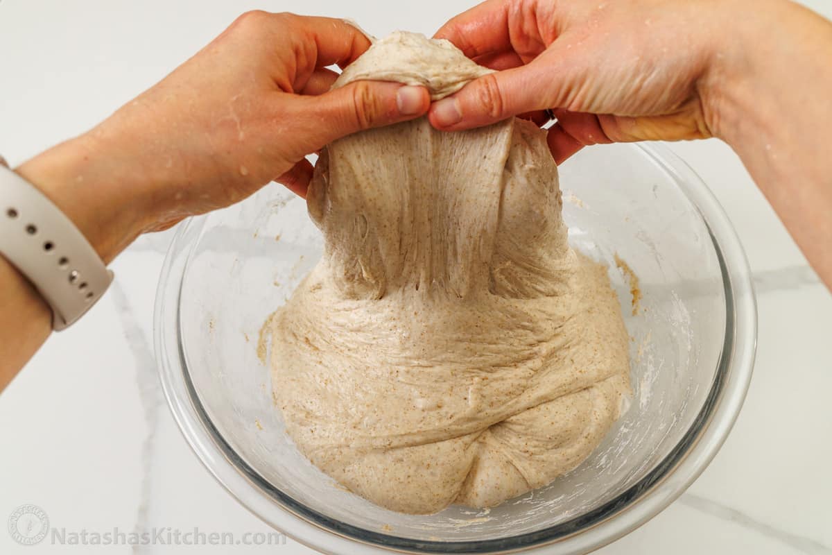 Stretch and fold technique during the bulk fermentation step