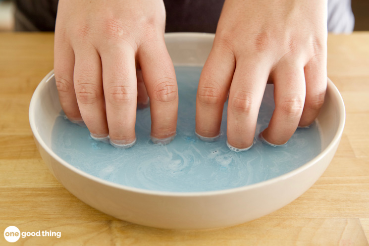 cleaning with denture tabs 