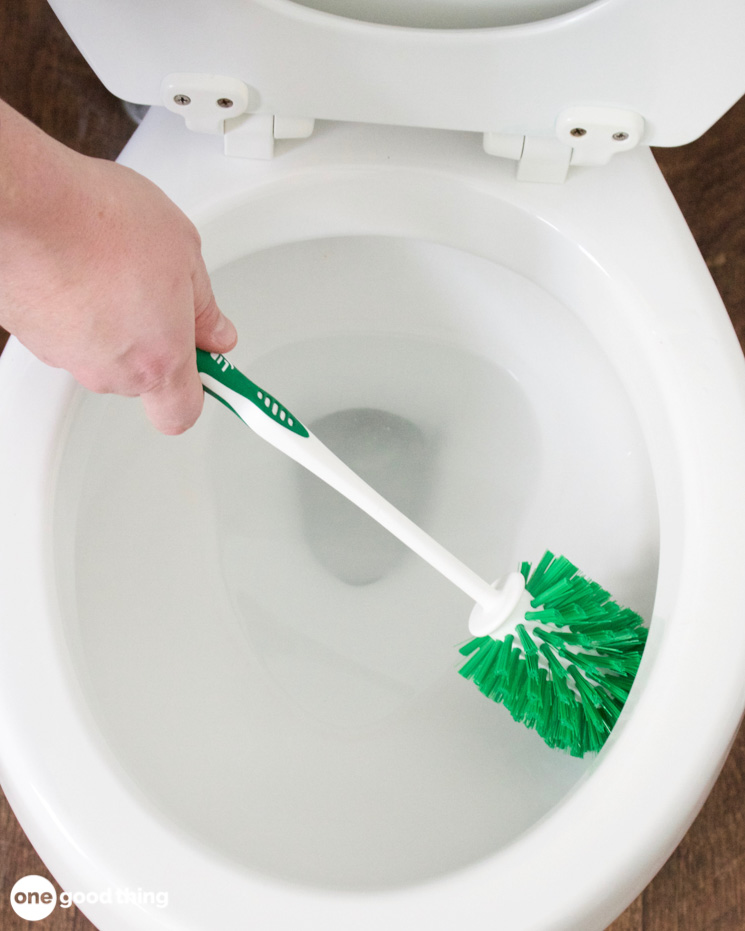 cleaning with denture tabs 