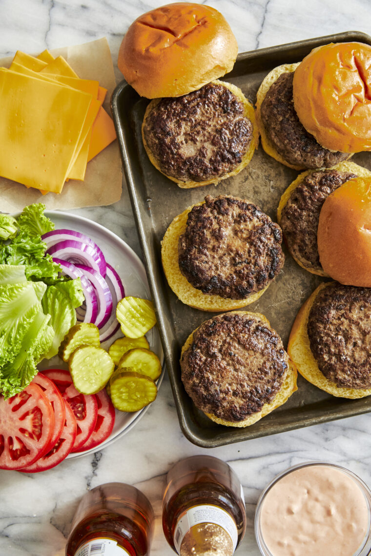 Il miglior cheeseburger di sempre: come preparare il MIGLIOR cheeseburger! Polpette di hamburger perfette ogni. separare. tempo. Include anche un'epica salsa per hamburger!