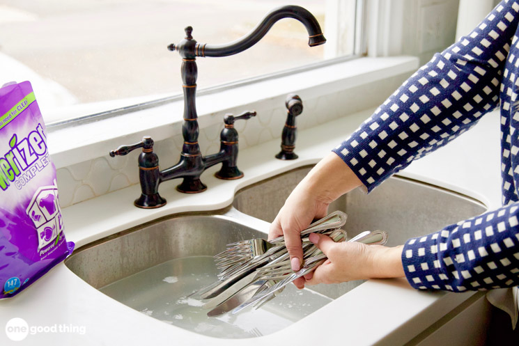 soaking silverware in the sink