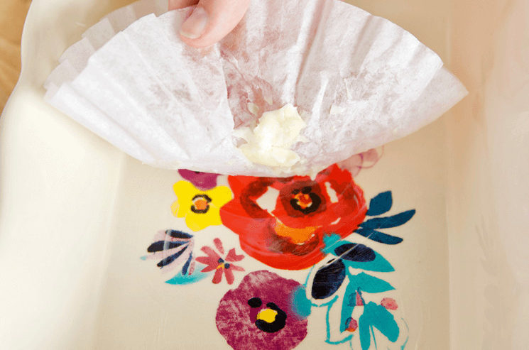 Use a coffee filter to grease a baking pan.