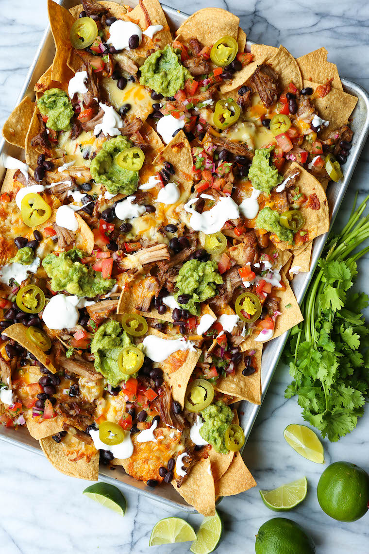 Nachos di maiale strappati Instant Pot - Nachos carichi con il succoso maiale strappato che si scioglie in bocca. Così tenero, così buono!