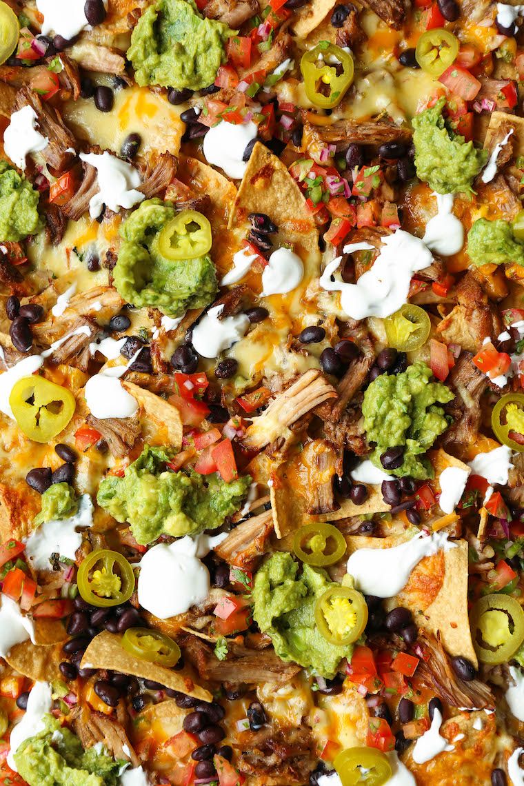 Nachos di maiale strappati Instant Pot - Nachos carichi con il succoso maiale strappato che si scioglie in bocca. Così tenero, così buono!